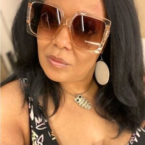 Rich Girl Vibes: Oversized Chic Shades